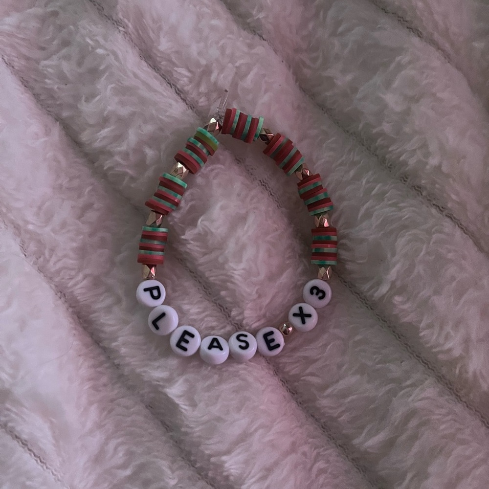 21 sabrina carpenter handmade concert worn bracelets! - Picture 12 of 16
